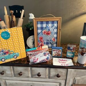 PIONEER WOMAN 6 pc lot horse picture, cow tumbler,garland, lights, etc.